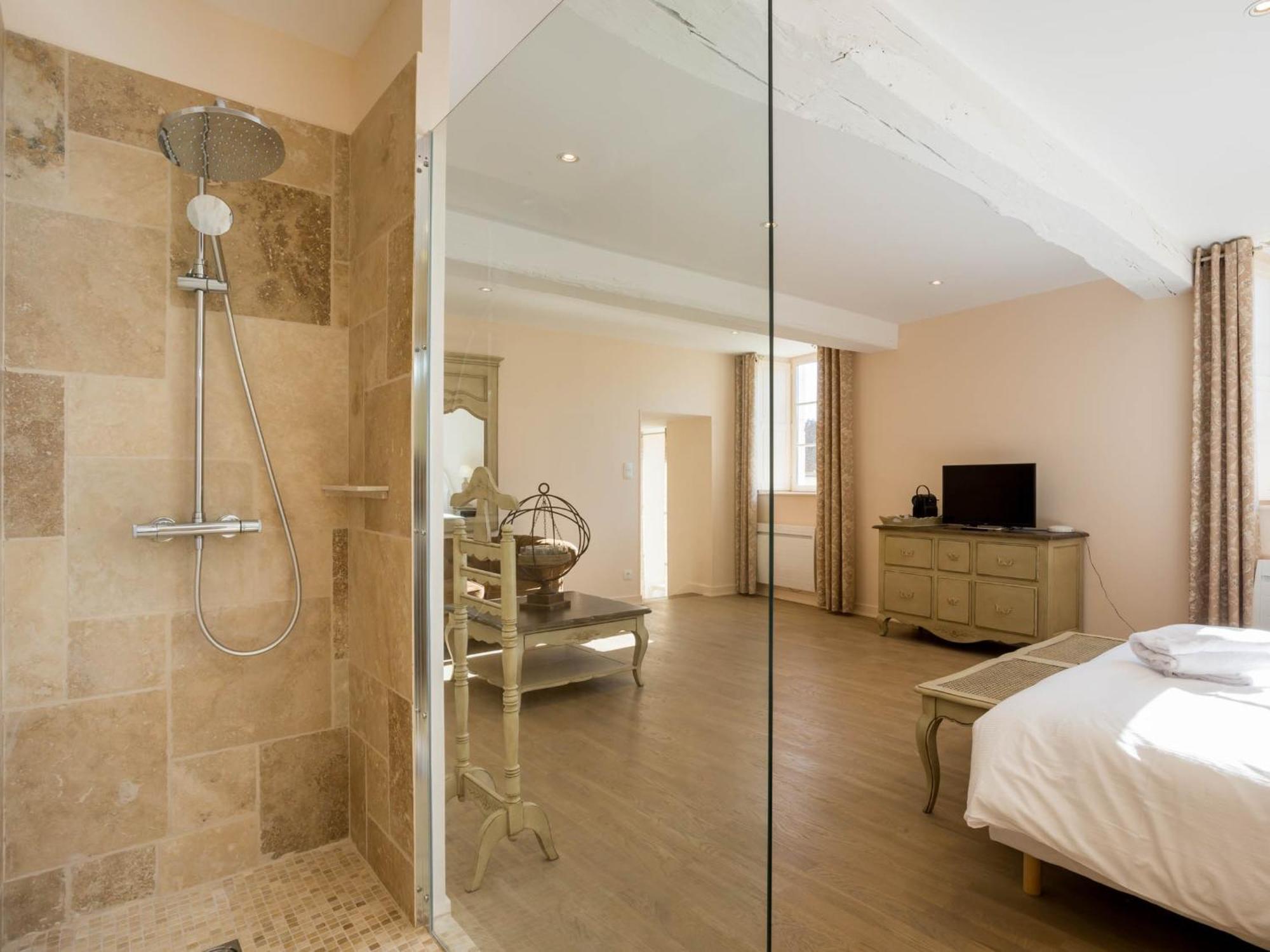 Le Cara - 4 Appartements Calmes Et Chics Au Coeur De Beaune بون الغرفة الصورة
