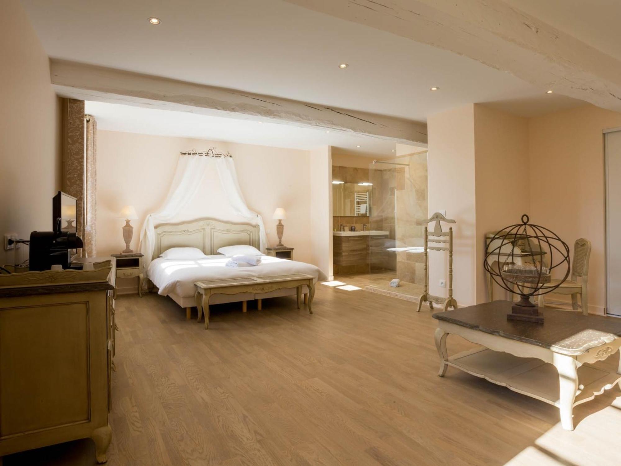 Le Cara - 4 Appartements Calmes Et Chics Au Coeur De Beaune بون الغرفة الصورة