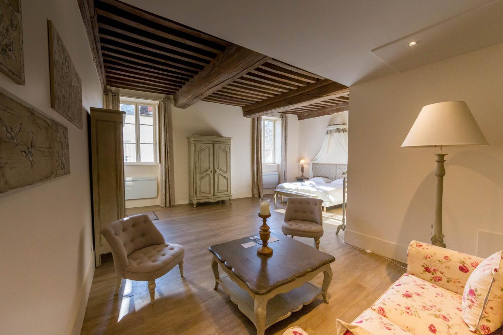 Le Cara - 4 Appartements Calmes Et Chics Au Coeur De Beaune بون الغرفة الصورة