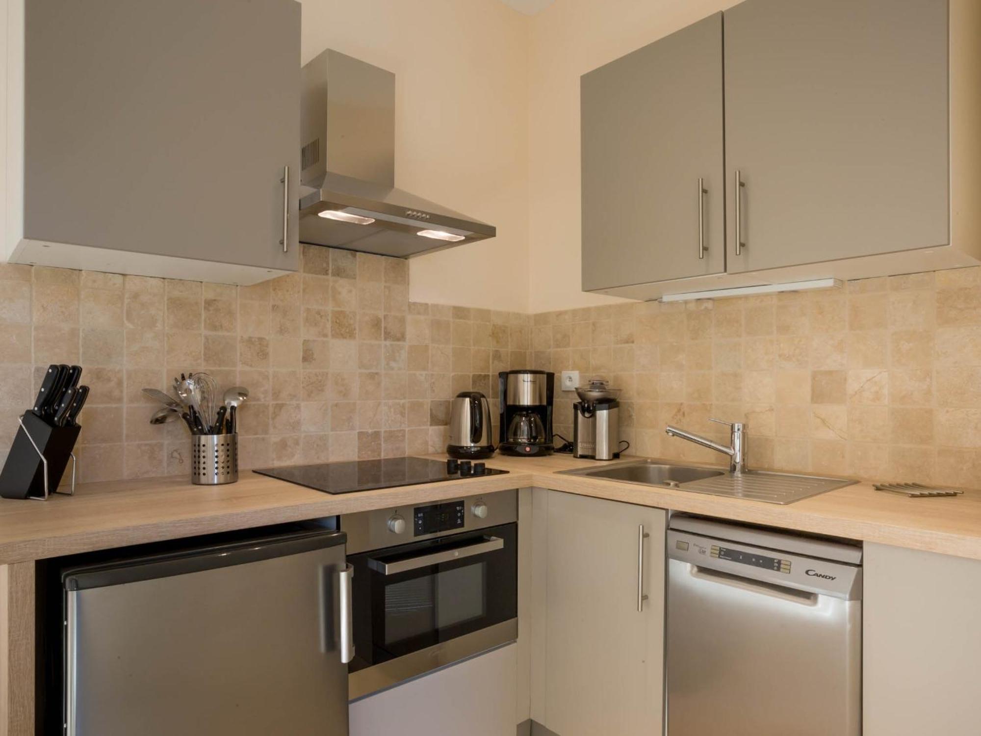 Le Cara - 4 Appartements Calmes Et Chics Au Coeur De Beaune بون الغرفة الصورة