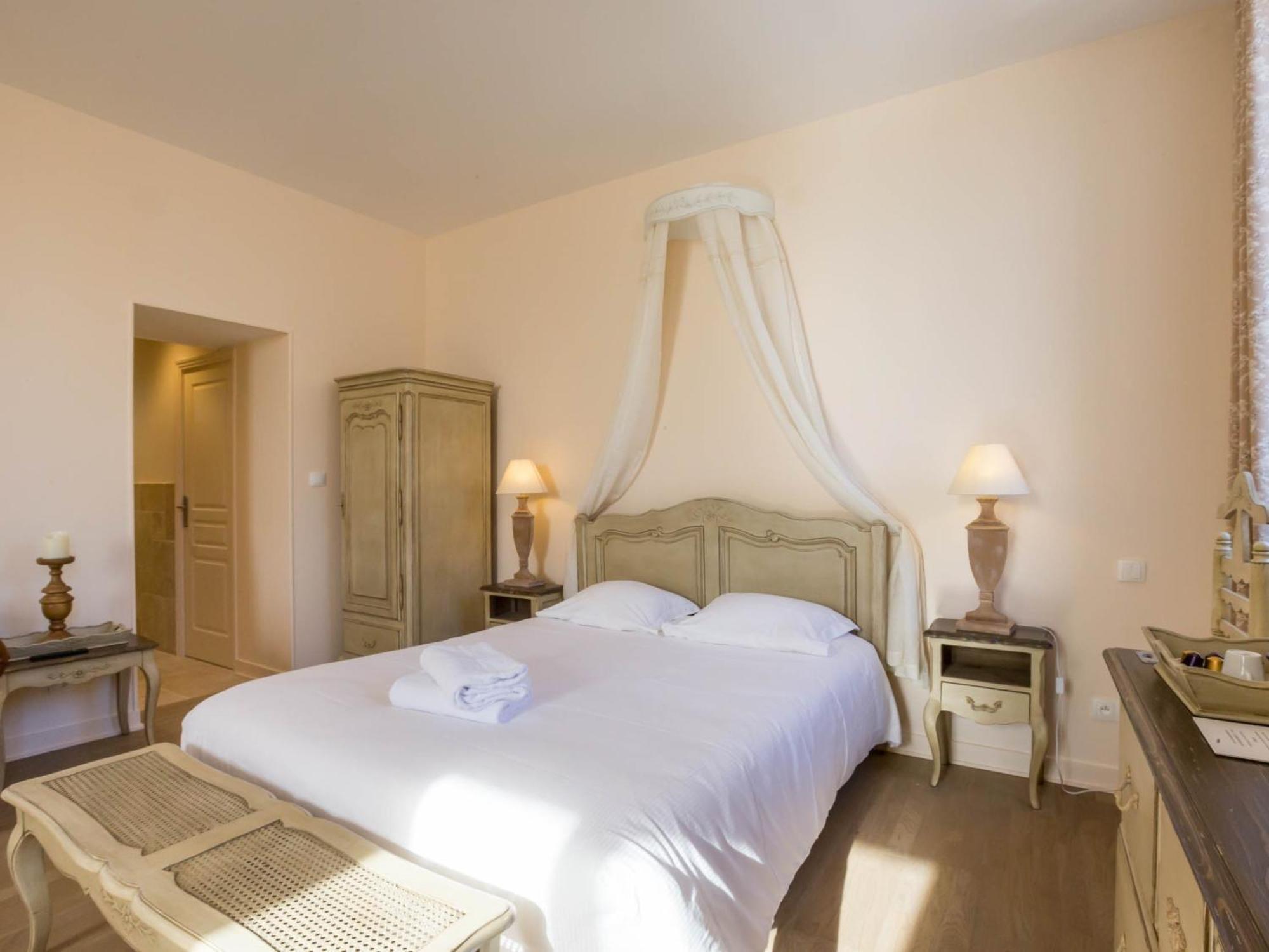 Le Cara - 4 Appartements Calmes Et Chics Au Coeur De Beaune بون الغرفة الصورة