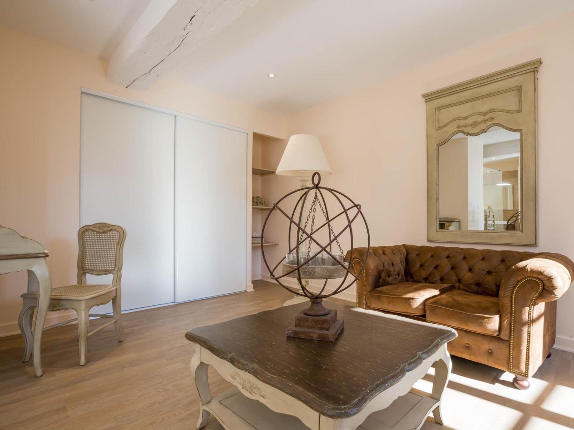 Le Cara - 4 Appartements Calmes Et Chics Au Coeur De Beaune بون الغرفة الصورة