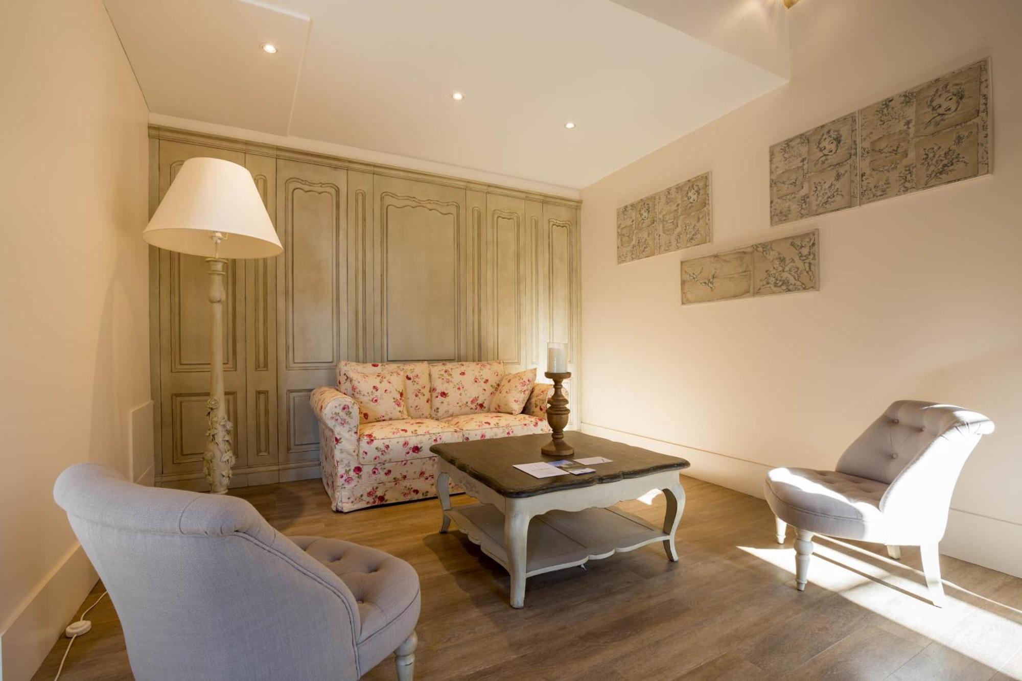 Le Cara - 4 Appartements Calmes Et Chics Au Coeur De Beaune بون الغرفة الصورة