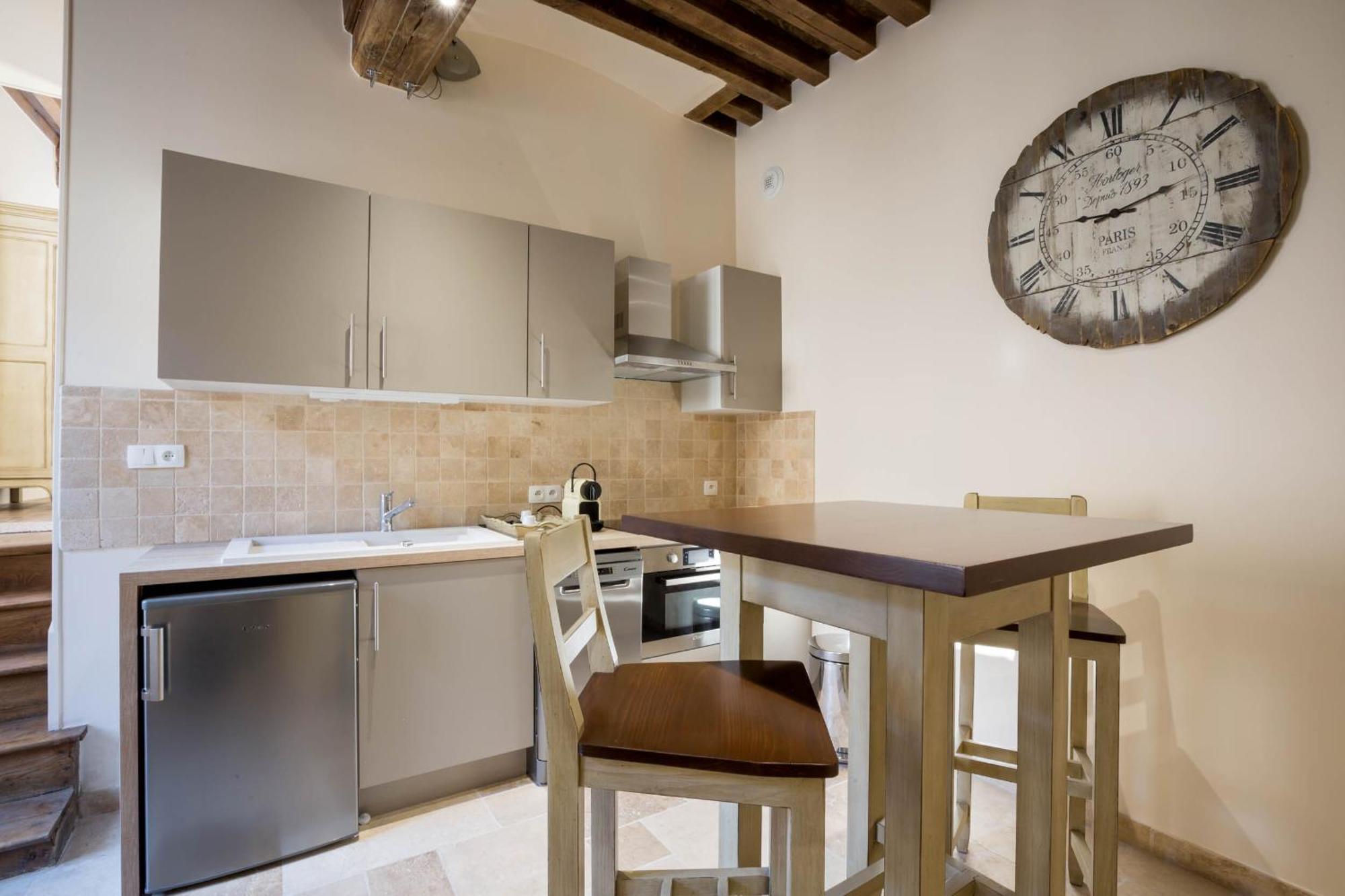 Le Cara - 4 Appartements Calmes Et Chics Au Coeur De Beaune بون الغرفة الصورة