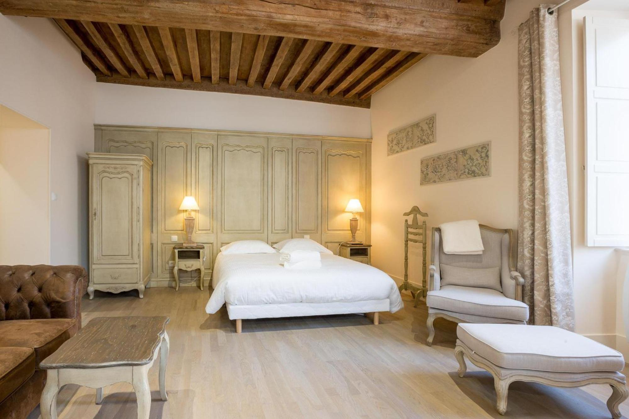 Le Cara - 4 Appartements Calmes Et Chics Au Coeur De Beaune بون الغرفة الصورة