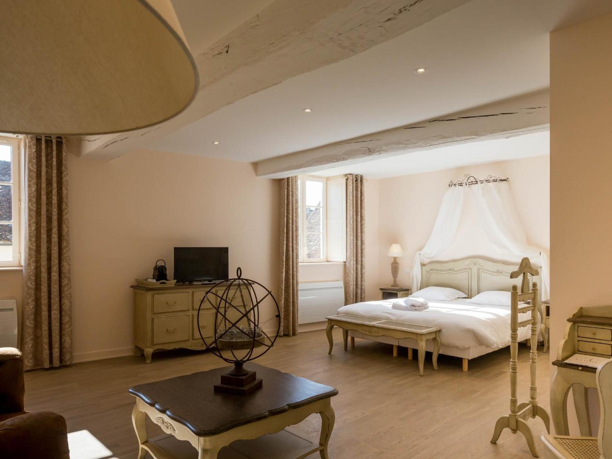 Le Cara - 4 Appartements Calmes Et Chics Au Coeur De Beaune بون الغرفة الصورة