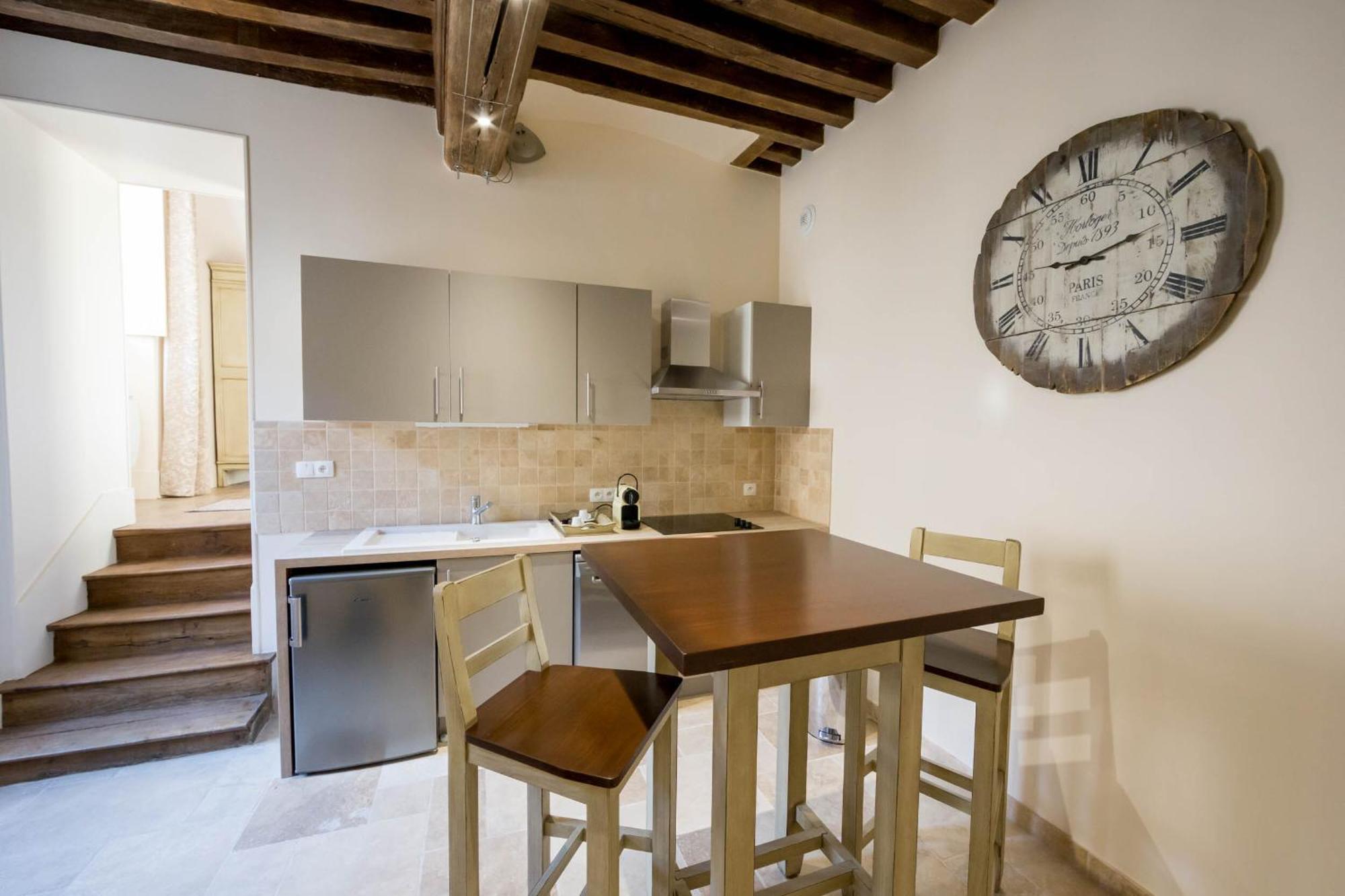 Le Cara - 4 Appartements Calmes Et Chics Au Coeur De Beaune بون الغرفة الصورة