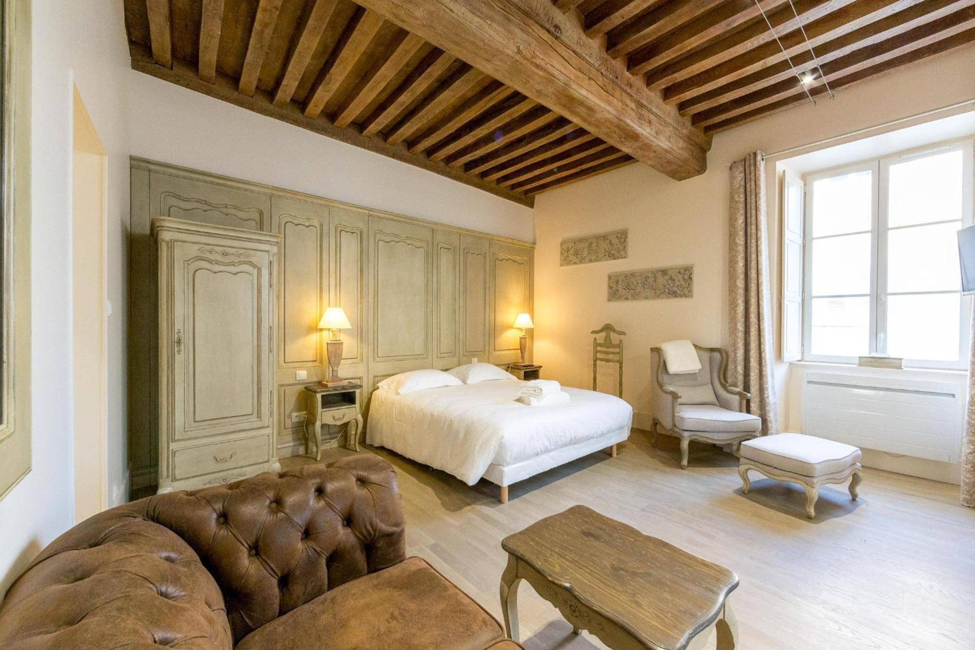 Le Cara - 4 Appartements Calmes Et Chics Au Coeur De Beaune بون الغرفة الصورة