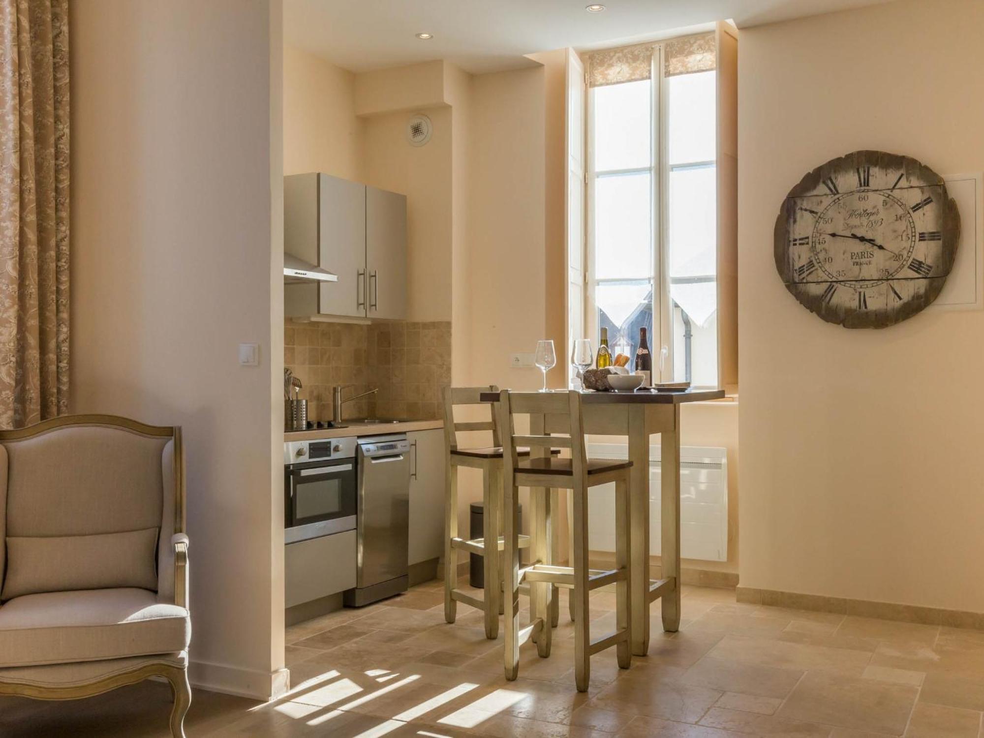 Le Cara - 4 Appartements Calmes Et Chics Au Coeur De Beaune بون الغرفة الصورة