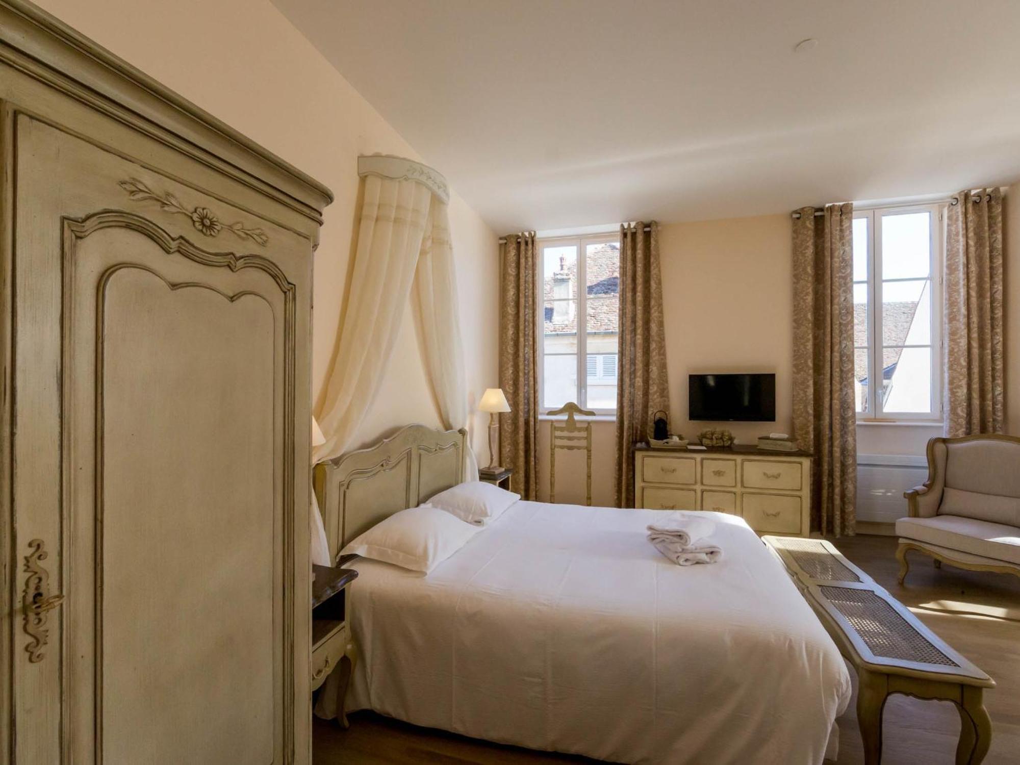 Le Cara - 4 Appartements Calmes Et Chics Au Coeur De Beaune بون الغرفة الصورة