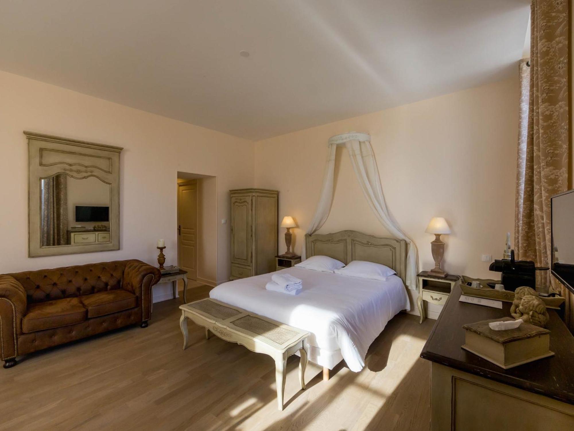 Le Cara - 4 Appartements Calmes Et Chics Au Coeur De Beaune بون الغرفة الصورة