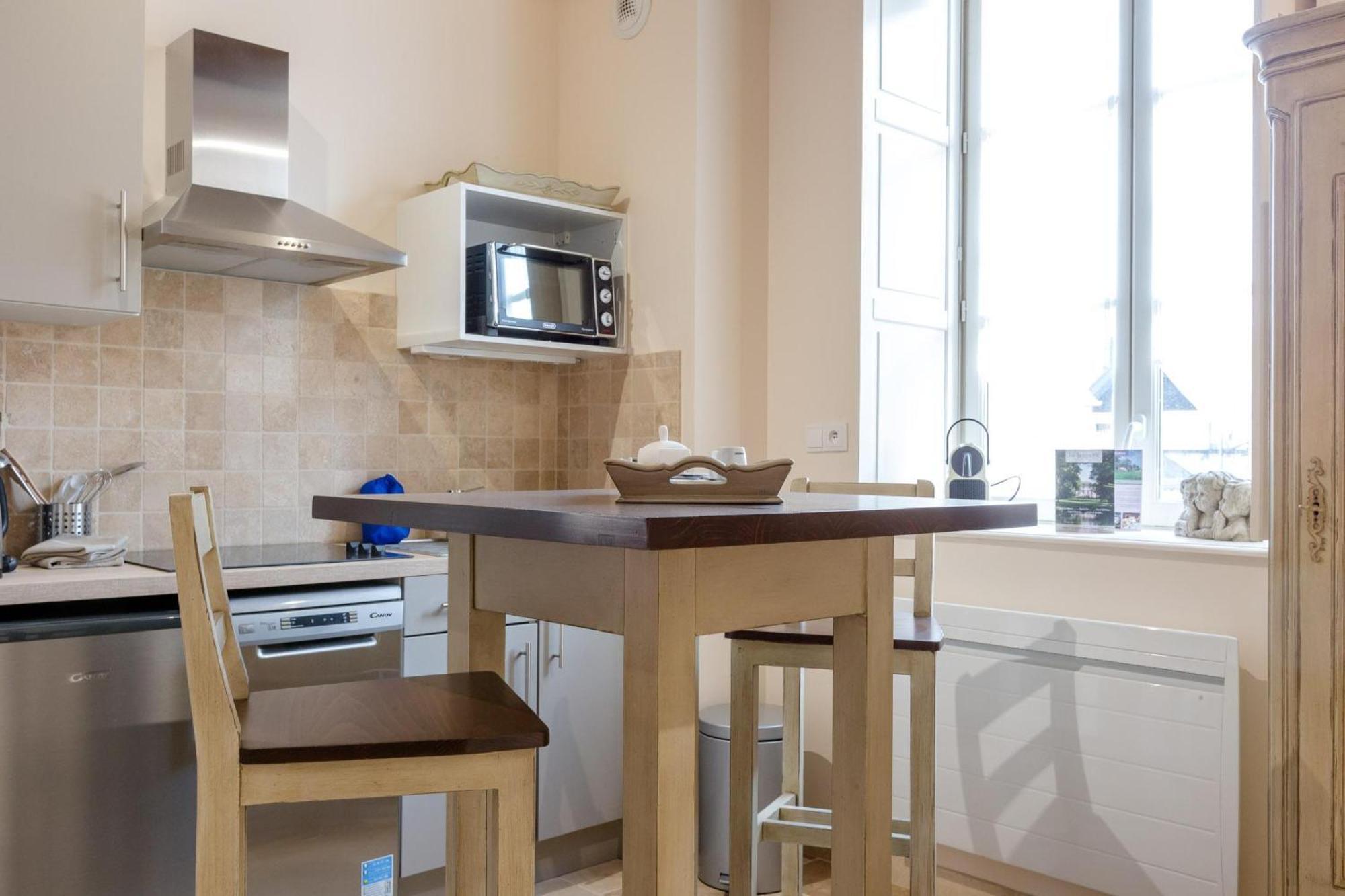 Le Cara - 4 Appartements Calmes Et Chics Au Coeur De Beaune بون الغرفة الصورة