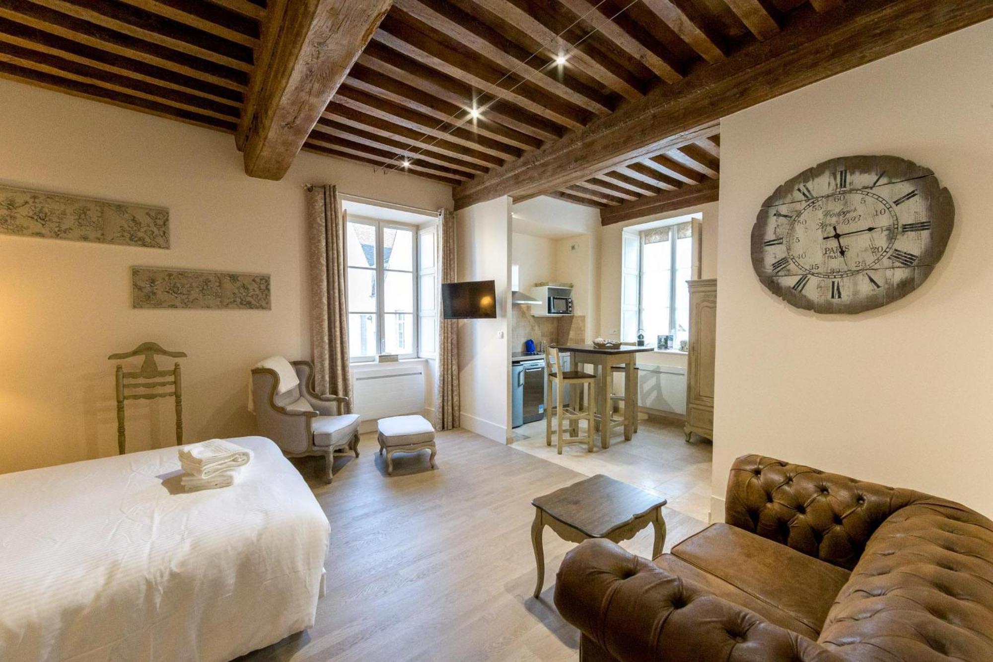 Le Cara - 4 Appartements Calmes Et Chics Au Coeur De Beaune بون الغرفة الصورة