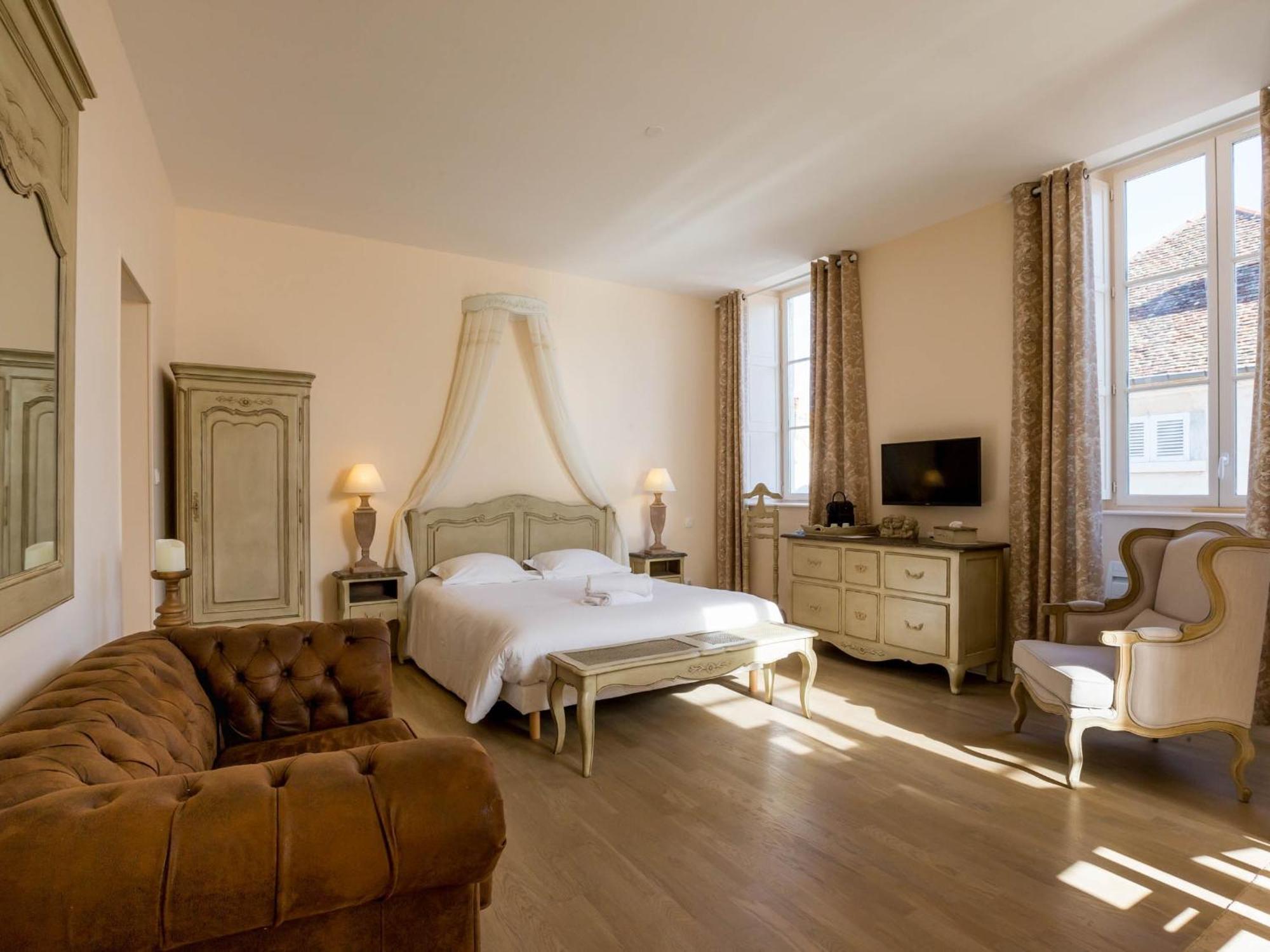 Le Cara - 4 Appartements Calmes Et Chics Au Coeur De Beaune بون الغرفة الصورة